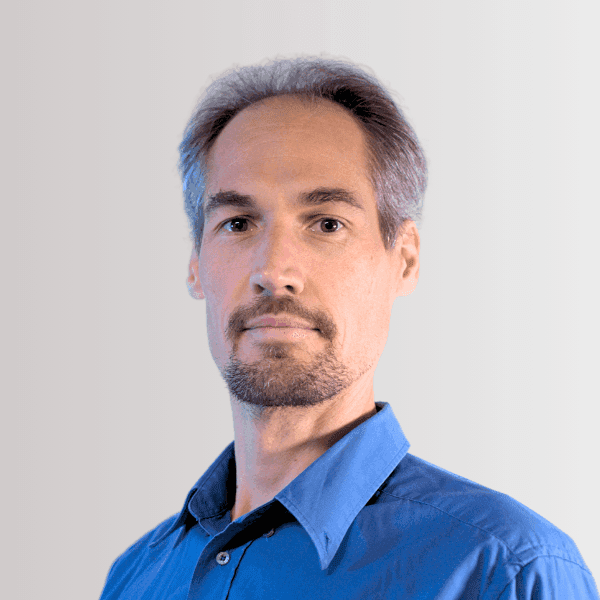 Debrei Gábor, a THEIT pre-sales mérnöke